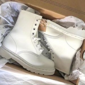 1460 PASCAL WOMEN'S MONO LACE UP BOOTS